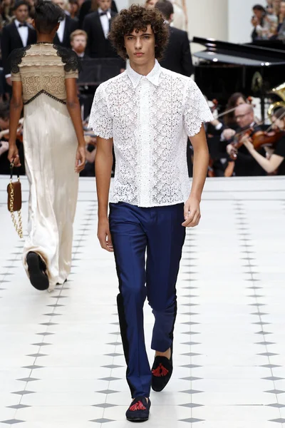 Look 44